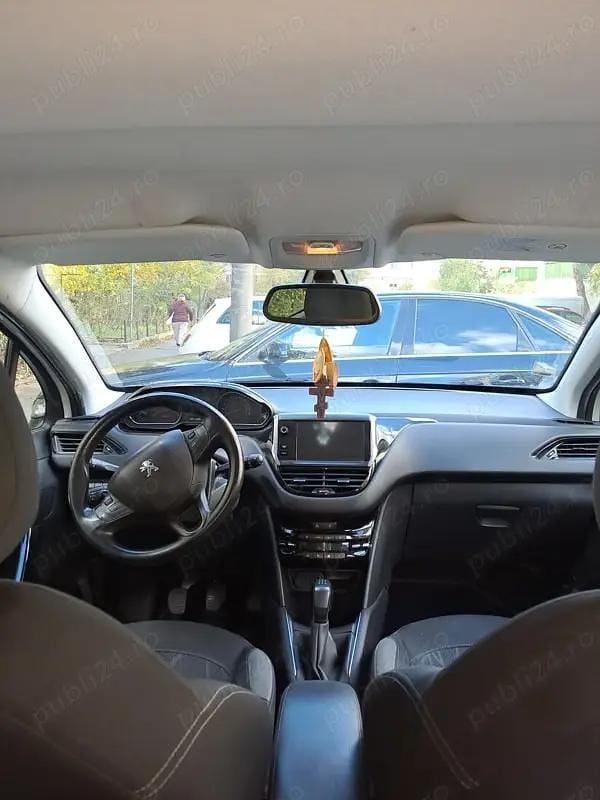 Utilizat 2013 Peugeot 208 Hatchback | 3.800 EUR (Preț OK) - Imagine 1/4