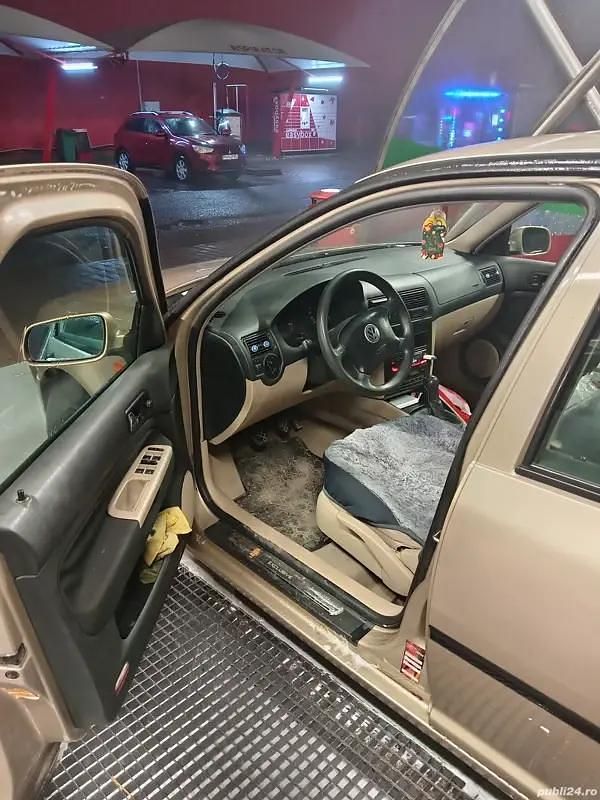 Second-hand VW Golf IV 110 CP (80 kW) 2003 Hatchback