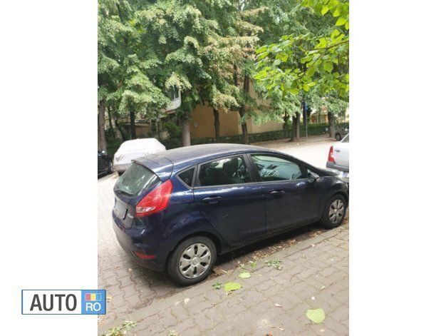 Second-hand Ford Fiesta 60 CP (44 kW) 2012 Albastru Hatchback