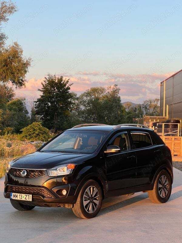 Negru Utilizat 2014 Ssangyong (KGM) Korando SUV | 5.990 EUR - Imagine 1/4