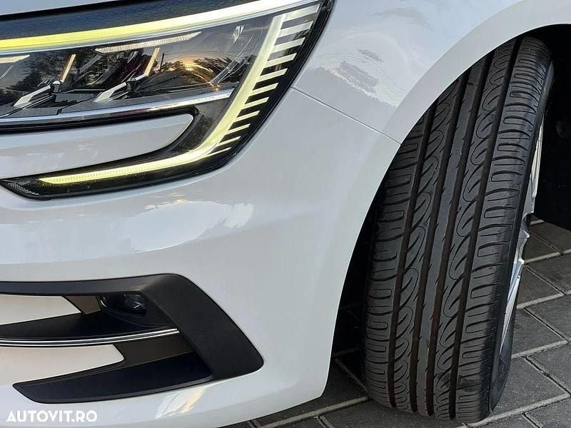 Second-hand Renault Mégane IV Intens 116 CP (85 kW) 2021 Culoarealb Hatchback