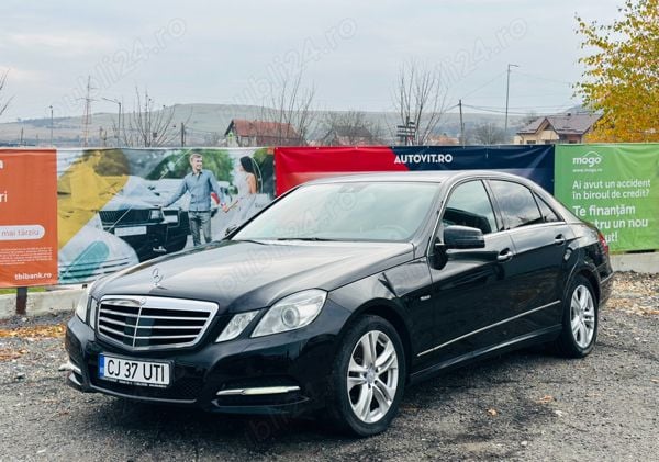 Negru Utilizat 2011 Mercedes E350 Elegance Berlinǎ | 9.690 EUR (Preț OK) - Imagine 1/4
