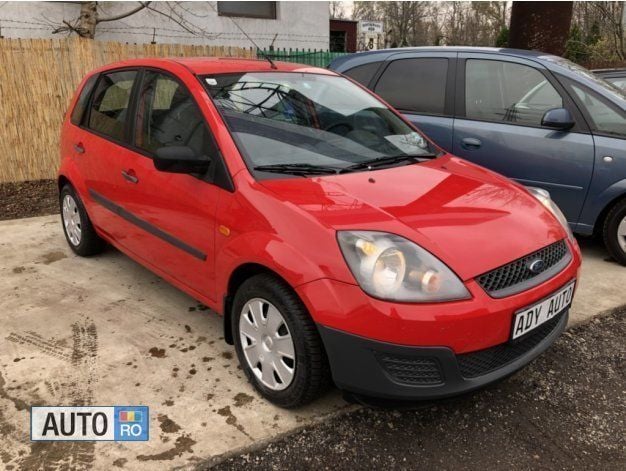 Second-hand Ford Fiesta 80 CP (58 kW) 2007 Rosu Hatchback