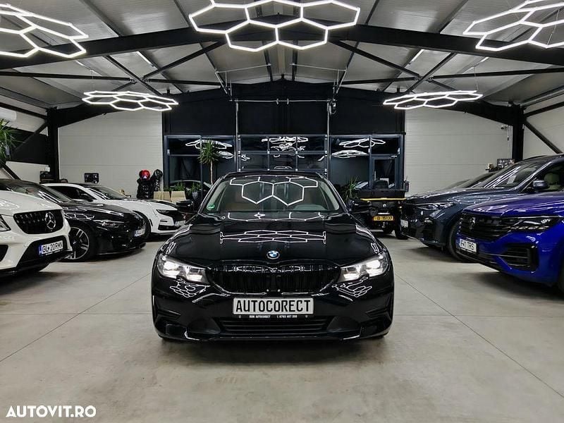 Culoarenegru Utilizat 2021 BMW 320 Comfort Edition Berlinǎ | 22.500 EUR (Preț bun) - Imagine 1/4