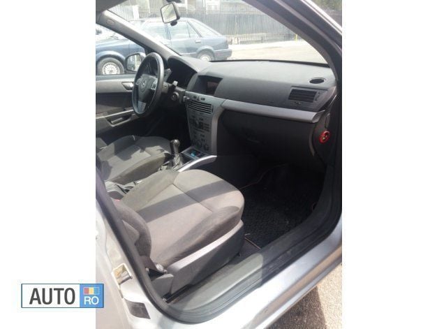 Second-hand Opel Astra 110 CP (80 kW) 2011 Argintiu Break