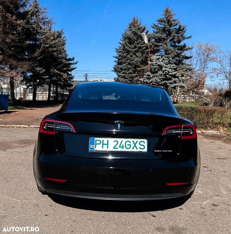Second-hand Tesla Model 3 211 kW (287 CP) 2020 Culoarenegru Berlinǎ