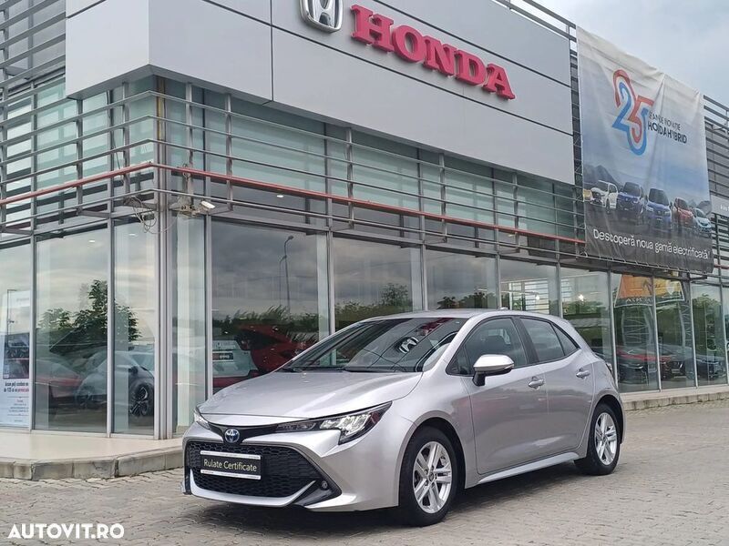 Gri Utilizat 2022 Toyota Corolla Hatchback | 17.989 EUR (Super Preț) - Imagine 1/4