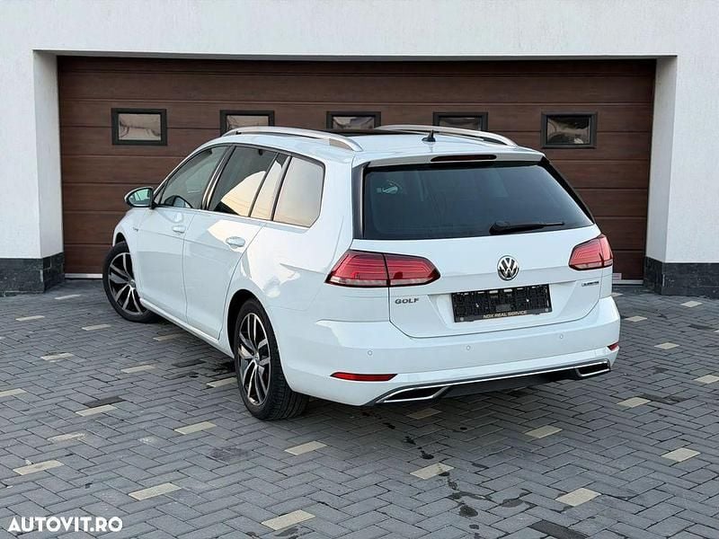 Second-hand VW Golf VII Highline 130 CP (95 kW) 2019 Culoarealb Break
