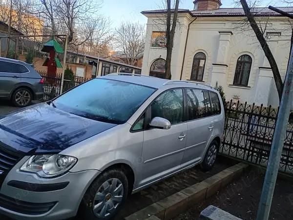 Second-hand VW Touran 105 CP (77 kW) 2008 Monovolum