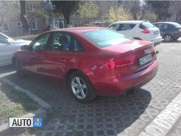 Second-hand Audi A4 120 CP (88 kW) 2010 Rosu Berlinǎ