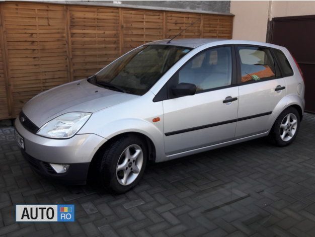 Argintiu Utilizat 2002 Ford Fiesta Hatchback | 2.100 EUR - Imagine 1/4