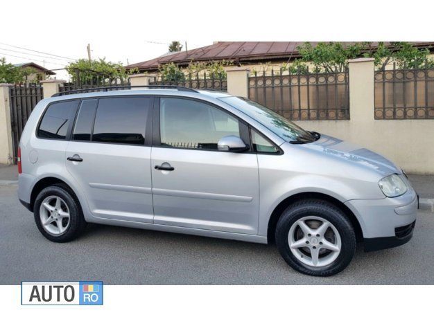 Argintiu Utilizat 2005 VW Touran Monovolum | 2.790 EUR (Preț OK) - Imagine 1/4
