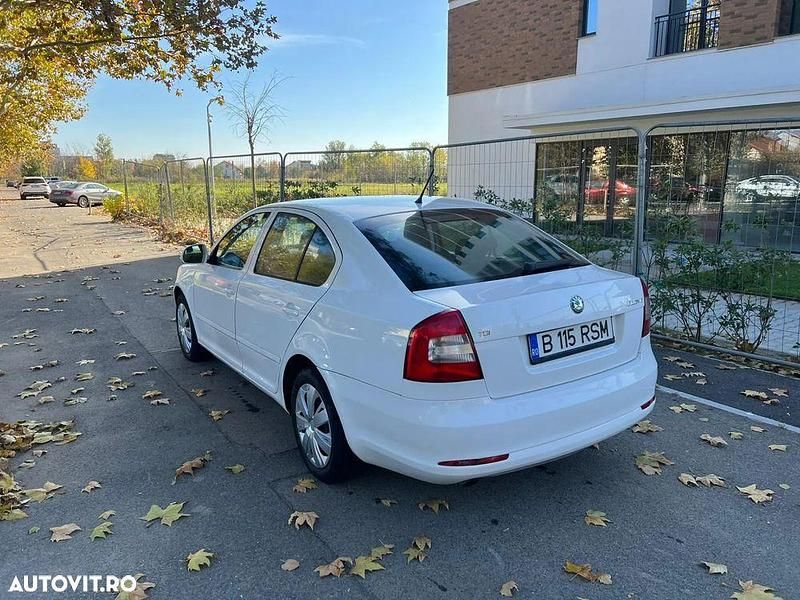 Second-hand Skoda Octavia Active 105 CP (77 kW) 2011 Culoarealb Hatchback
