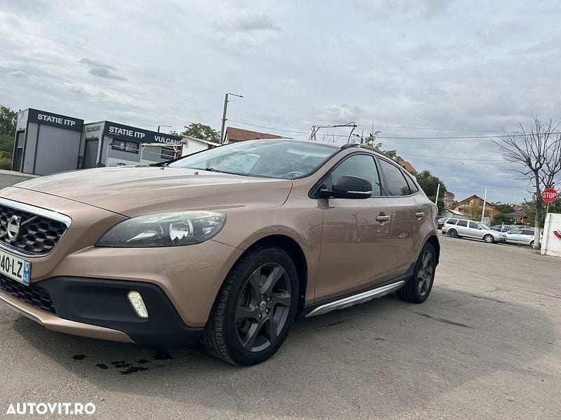 Culoaremaro Utilizat 2013 Volvo V40 CC Momentum Break | 7.690 EUR - Imagine 1/4