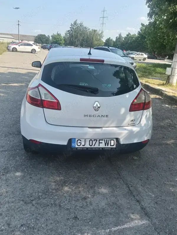 Utilizat 2011 Renault Mégane III Hatchback | 2.600 EUR (Super Preț) - Imagine 1/4