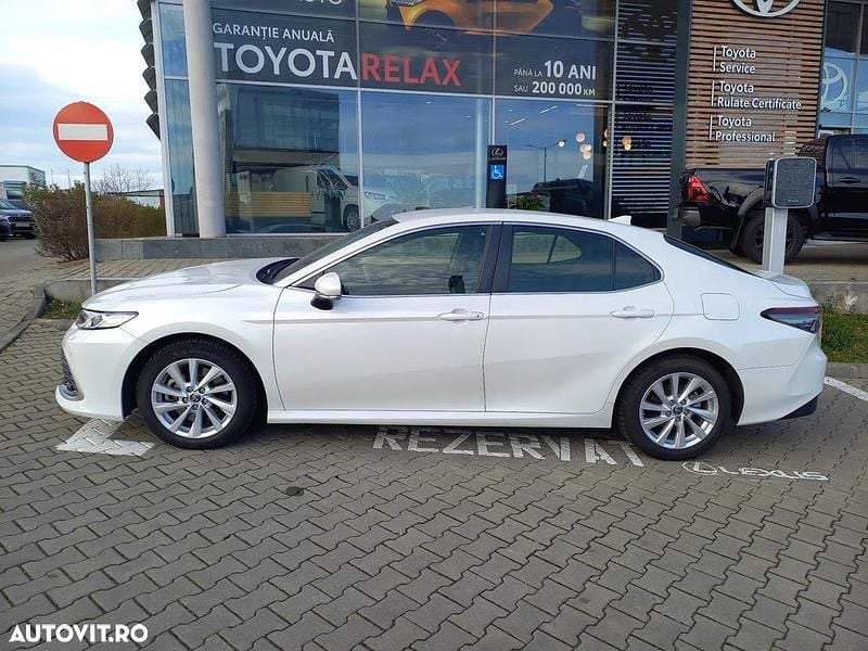 Second-hand Toyota Camry Business Edition 218 CP (160 kW) 2022 Culoarealb Berlinǎ