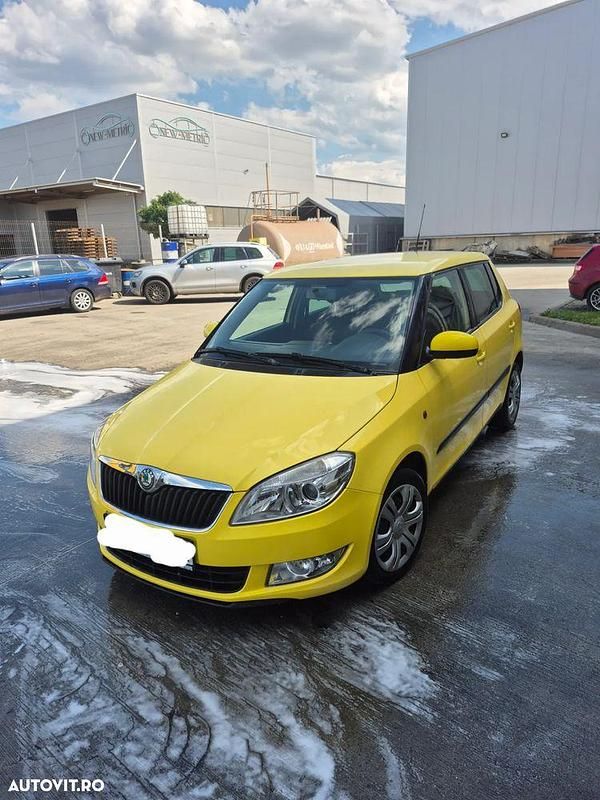 Culoaregalbeuriu Utilizat 2011 Skoda Fabia | 3.200 EUR (Preț OK) - Imagine 1/4