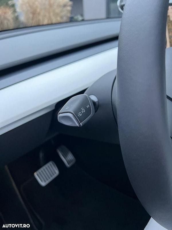 Second-hand Tesla Model Y Long Range AWD 258 kW (351 CP) 2021 Culoaregri SUV