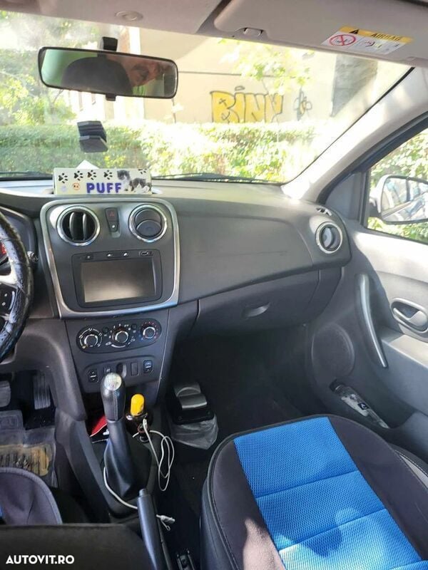 Albastru Utilizat 2014 Dacia Sandero Stepway Hatchback | 6.000 EUR (Preț OK) - Imagine 1/4