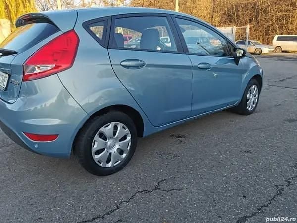 Utilizat 2010 Ford Fiesta Berlinǎ | 3.800 EUR (Preț OK) - Imagine 1/4