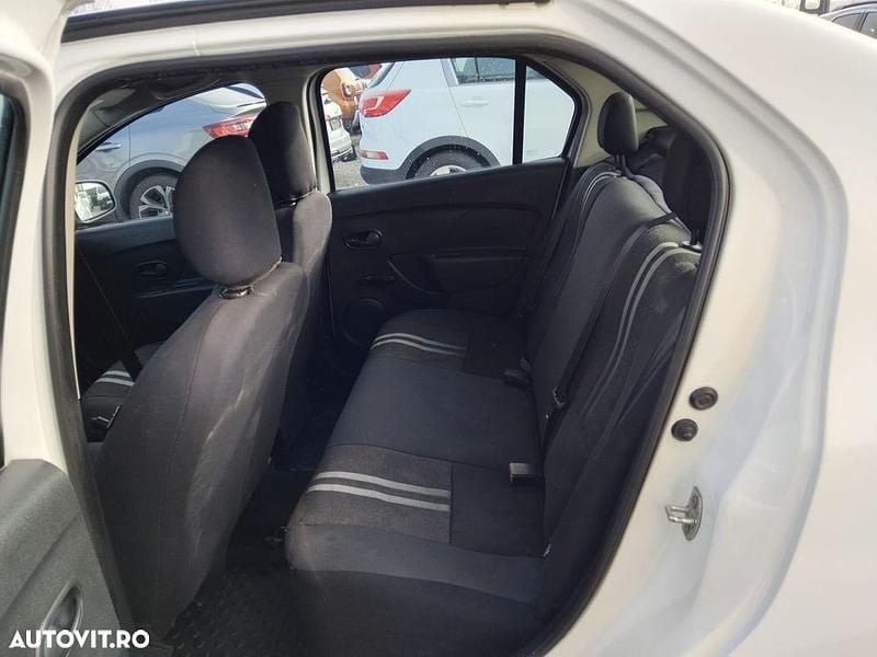 Culoarealb Utilizat 2019 Dacia Logan Lauréate Berlinǎ | 6.400 EUR (Preț bun) - Imagine 1/4