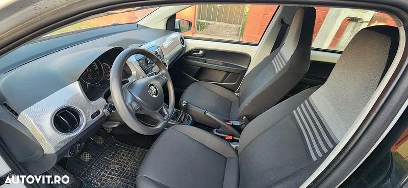 Second-hand VW up! Move 75 CP (55 kW) 2019 Culoarealb Hatchback