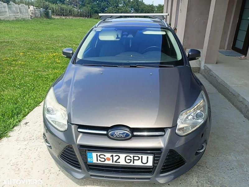 Second-hand Ford Focus 163 CP (119 kW) 2012 Culoaremaro Break