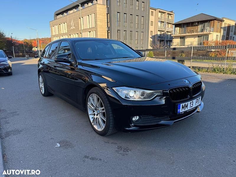Culoarenegru Utilizat 2015 BMW 318 Sport Line Break | 8.799 EUR (Preț bun) - Imagine 1/4
