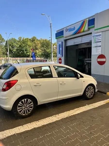 Second-hand Opel Corsa 55 CP (40 kW) 2014 Alb Berlinǎ