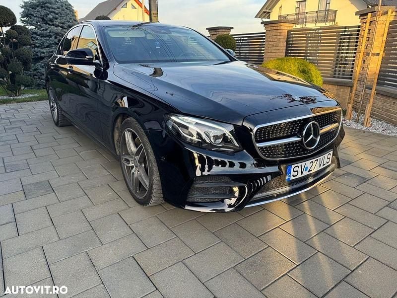 Culoarenegru Utilizat 2016 Mercedes E220 Berlinǎ | 19.600 EUR (Preț bun) - Imagine 1/4