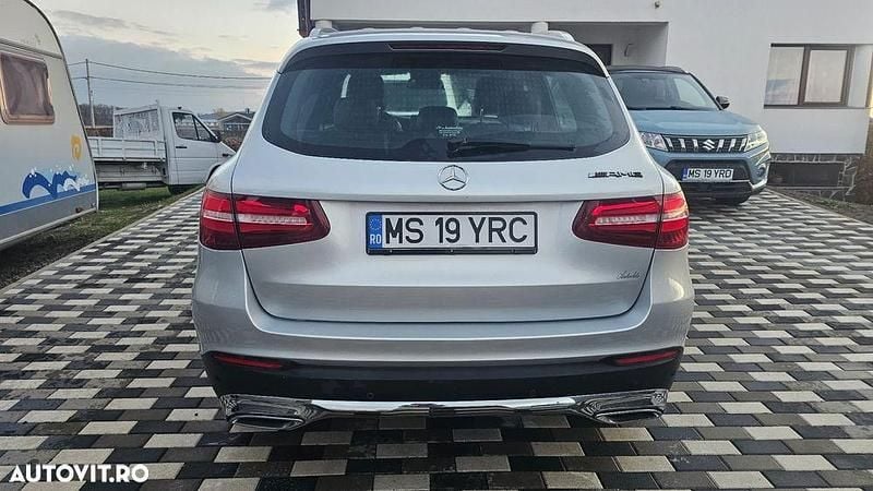 Second-hand Mercedes GLC250 AMG line 204 CP (150 kW) 2016 Culoareargint SUV