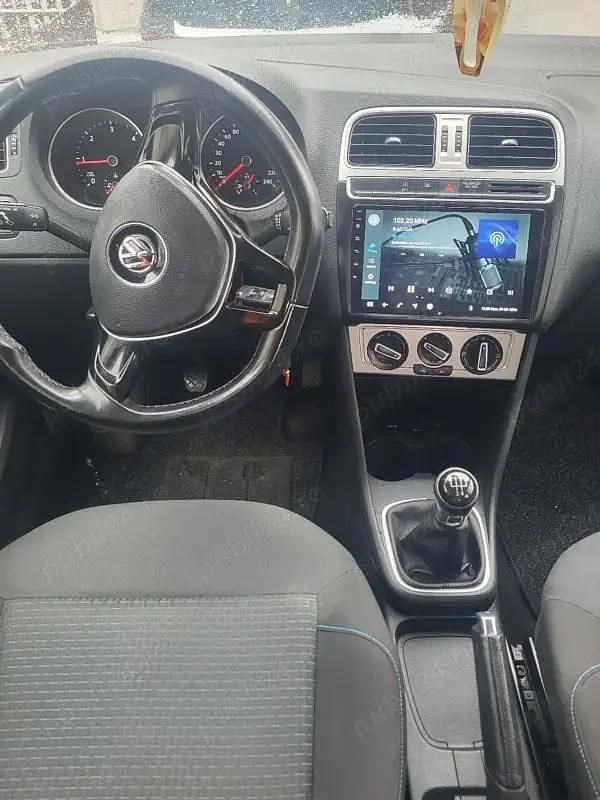 Second-hand VW Polo Allstar 90 CP (66 kW) 2015 Culoarealbastru Berlinǎ