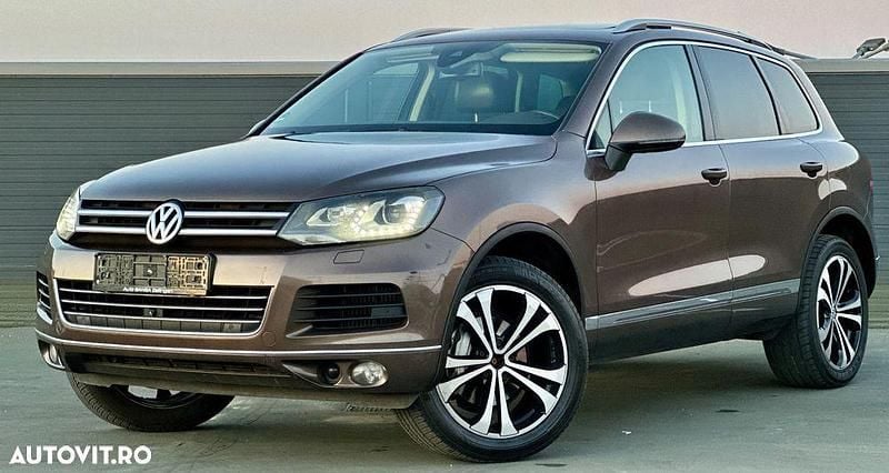 Second-hand VW Touareg Exclusive 245 CP (180 kW) 2012 Culoaremaro SUV