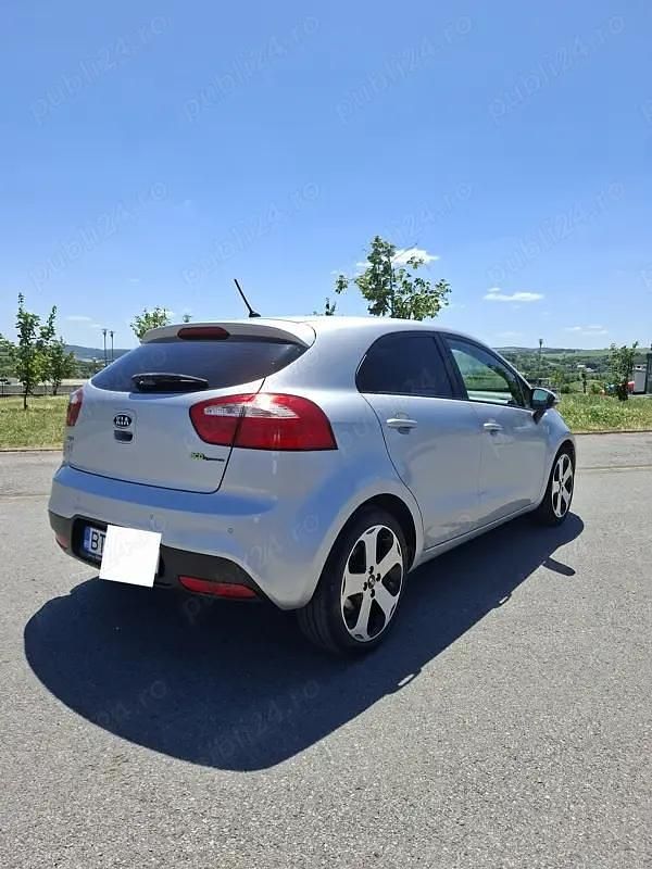 Utilizat 2014 Kia Rio 2 Hatchback | 5.200 EUR - Imagine 1/4