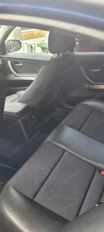 Second-hand BMW 318 143 CP (105 kW) 2011 Albastru Berlinǎ