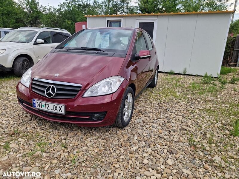 Rosu Utilizat 2010 Mercedes A200 Elegance | 3.590 EUR (Puțin scump) - Imagine 1/4