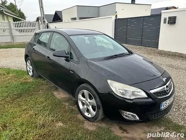 Utilizat 2011 Opel Astra Hatchback | 2.650 EUR (Preț bun) - Imagine 1/4