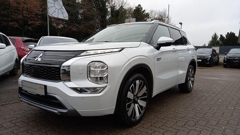 Second-hand Mitsubishi Outlander P-HEV Top 306 CP (225 kW) 2025