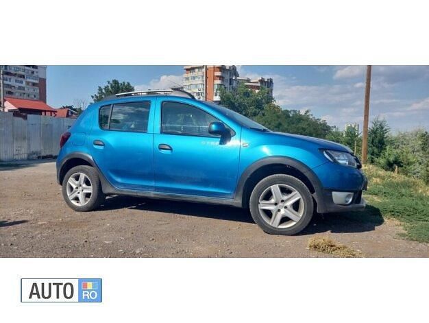 Second-hand Dacia Sandero 90 CP (66 kW) 2013 Albastru Hatchback