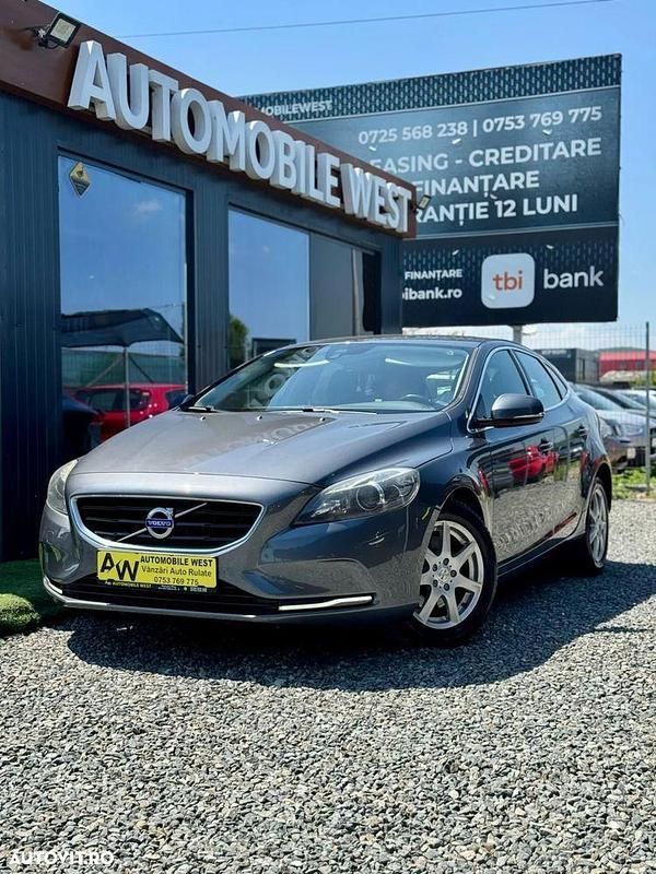 Gri Utilizat 2014 Volvo V40 Momentum Break | 9.990 EUR (Preț OK) - Imagine 1/4