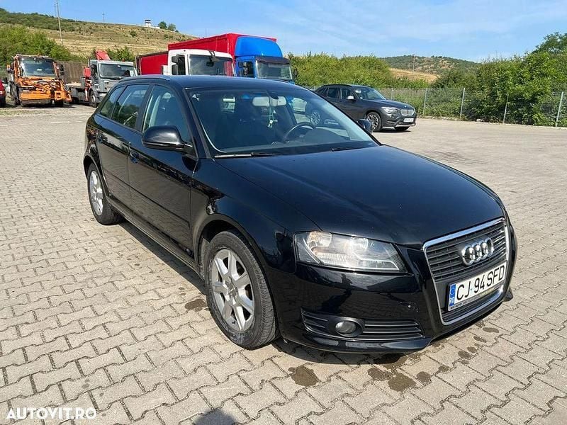 Culoarenegru Utilizat 2010 Audi A3 Sportback Ambiente Hatchback | 5.800 EUR (Preț OK) - Imagine 1/4