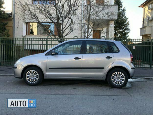 Gri Utilizat 2009 VW Polo Hatchback | 3.850 EUR (Scump) - Imagine 1/4