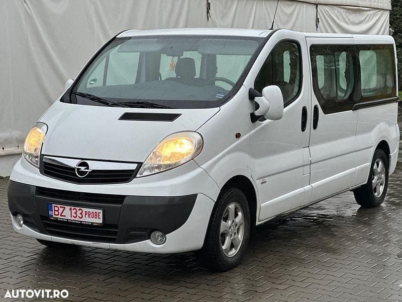 Culoarealb Second-hand 2012 Opel Vivaro Design Edition Monovolum | 8.200 EUR (Preț OK) - Imagine 1/4