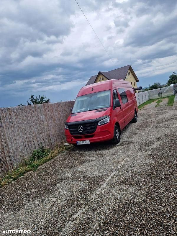 Rosu Utilizat 2019 Mercedes Sprinter Van | 18.290 EUR (Puțin scump) - Imagine 1/4