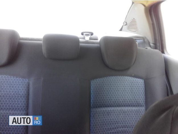 Rosu Utilizat 2007 Renault Symbol Berlinǎ | 1.000 EUR (Super Preț) - Imagine 1/4