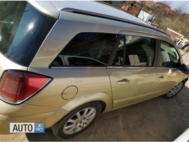 Second-hand Opel Astra 101 CP (74 kW) 2006 Bej Break