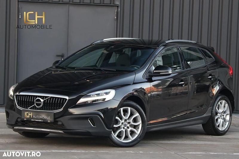 Culoarenegru Utilizat 2016 Volvo V40 Momentum Hatchback | 12.990 EUR (Scump) - Imagine 1/4