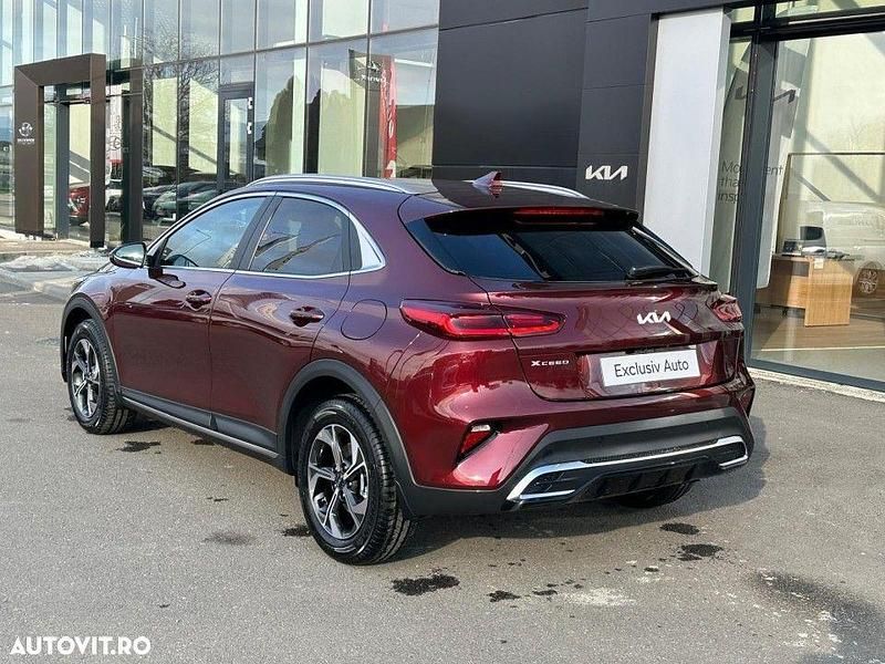 Nouă Kia XCeed 150 CP (110 kW) 2025 Culoarerosu SUV