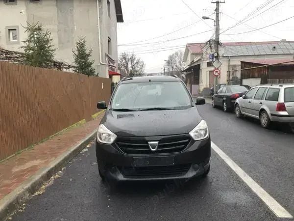 Albastru Utilizat 2013 Dacia Lodgy Monovolum | 4.890 EUR (Preț bun) - Imagine 1/4
