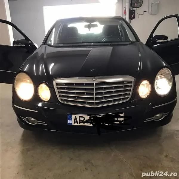 Negru Utilizat 2006 Mercedes E220 Elegance Berlinǎ | 4.000 EUR (Preț OK) - Imagine 1/4